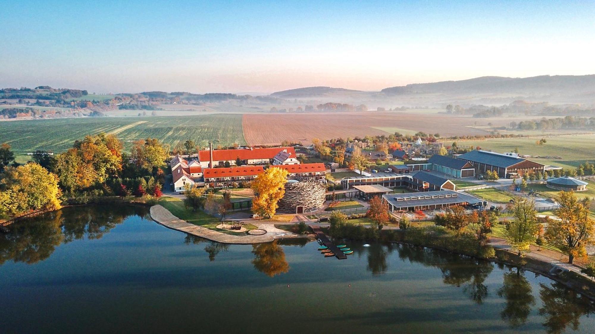 Resort Capi Hnizdo Olbramovice  المظهر الخارجي الصورة